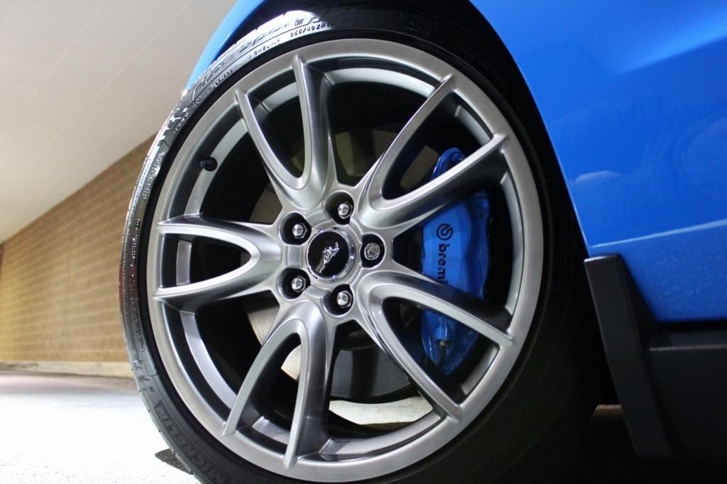 Painted my brembo calipers this weekend Ford Mustang Forum